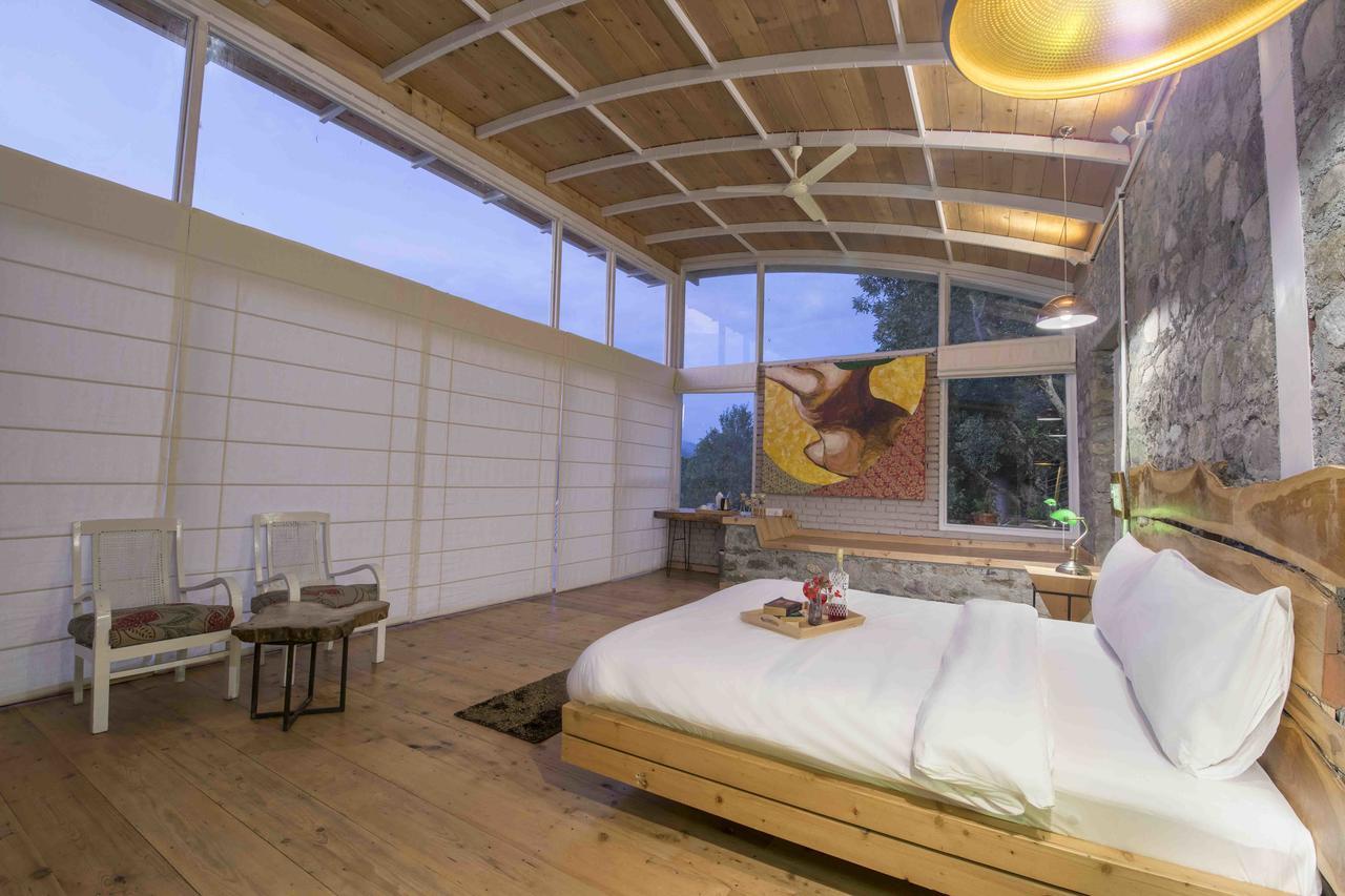Seclude Cliff's Edge Bed & Breakfast Ramgarh (Uttarakhand)